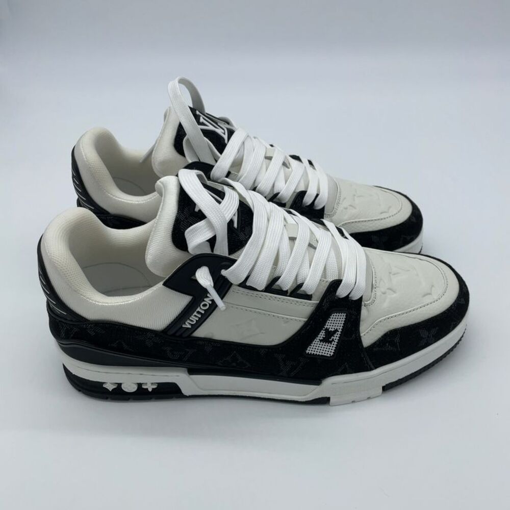 Louis Vuitton Men's Trainer Sneakers - Picture 2 of 6
